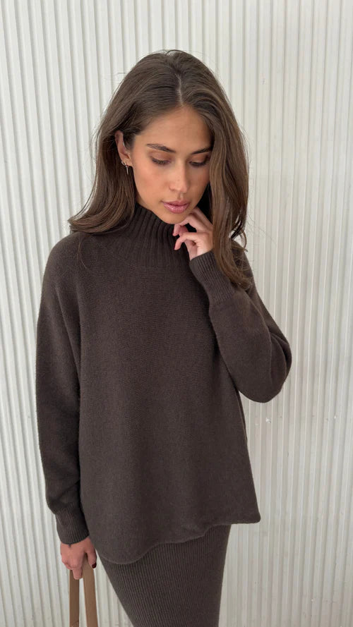 Alma Sweater I Dark Espresso