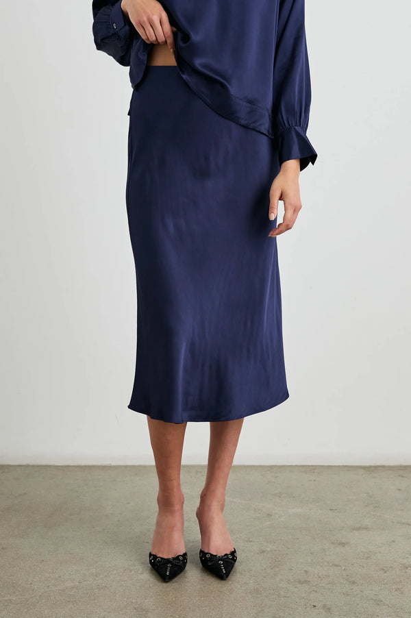 Anya Skirt l Navy