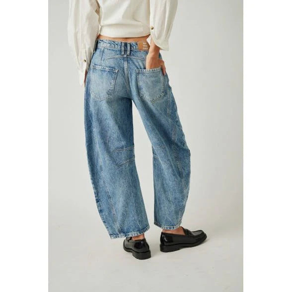 Good Luck Mid-Rise Barrel Jean I Pre-Order