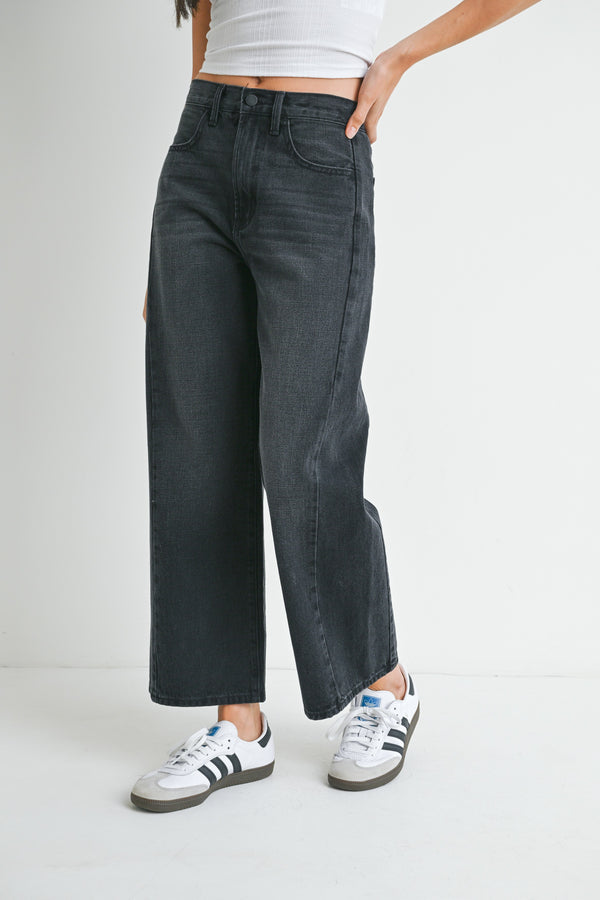 Arched Leg Jean Twist I Washed Black